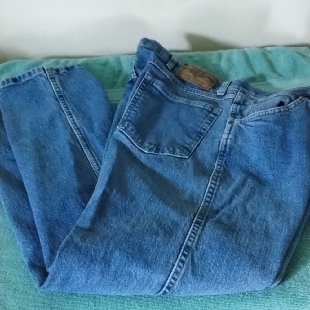 Used Wrangler Reg Fit 38x29, 99 cott, 1%Spandex